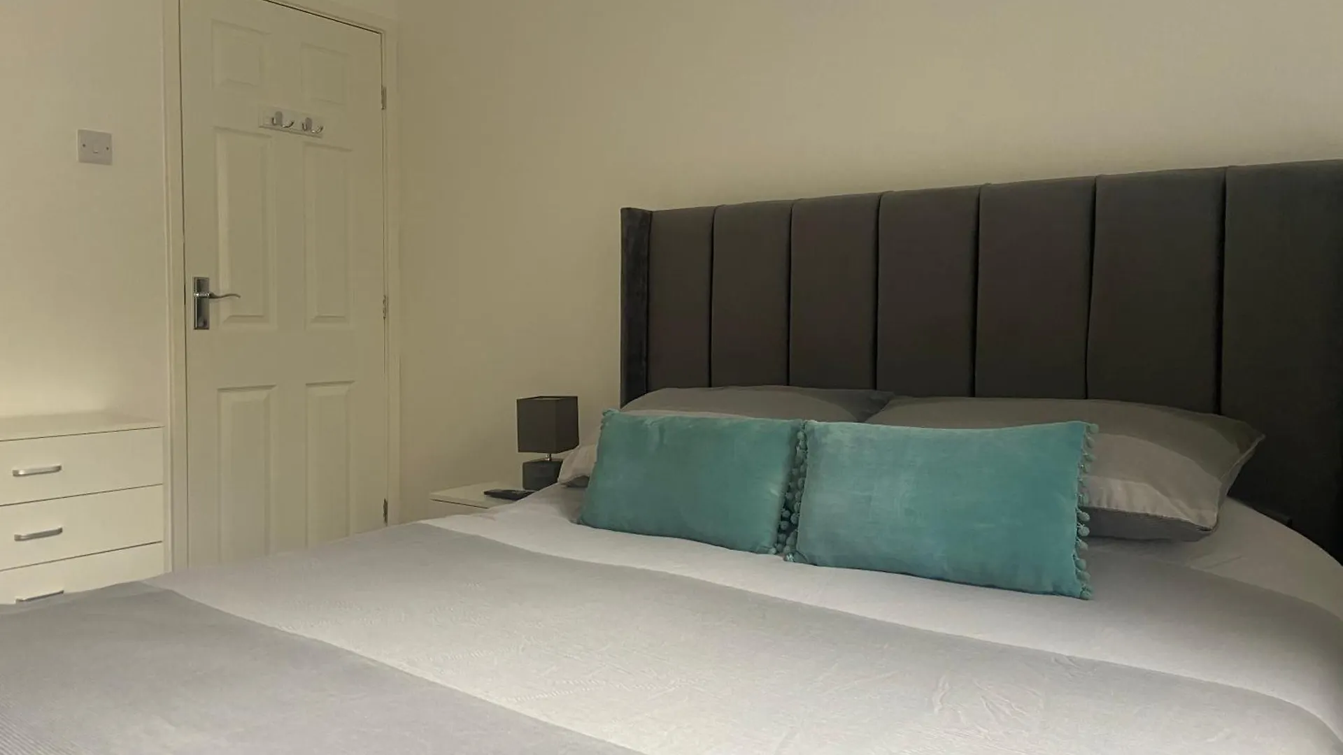 بيت للعطل Bero Bungalow With A Hot Tub & A Large Garden! ويذرنسه