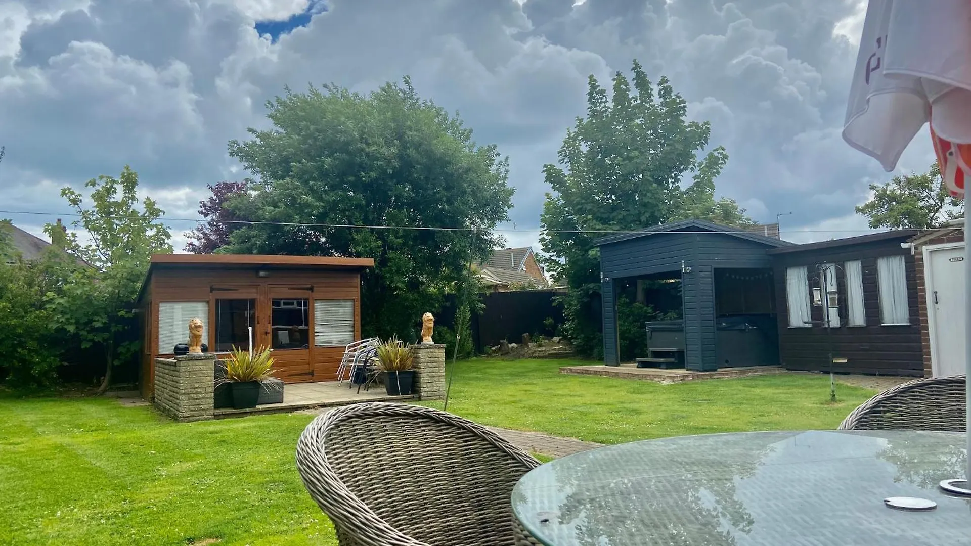 Bero Bungalow With A Hot Tub & A Large Garden! ويذرنسه المملكة المتحدة